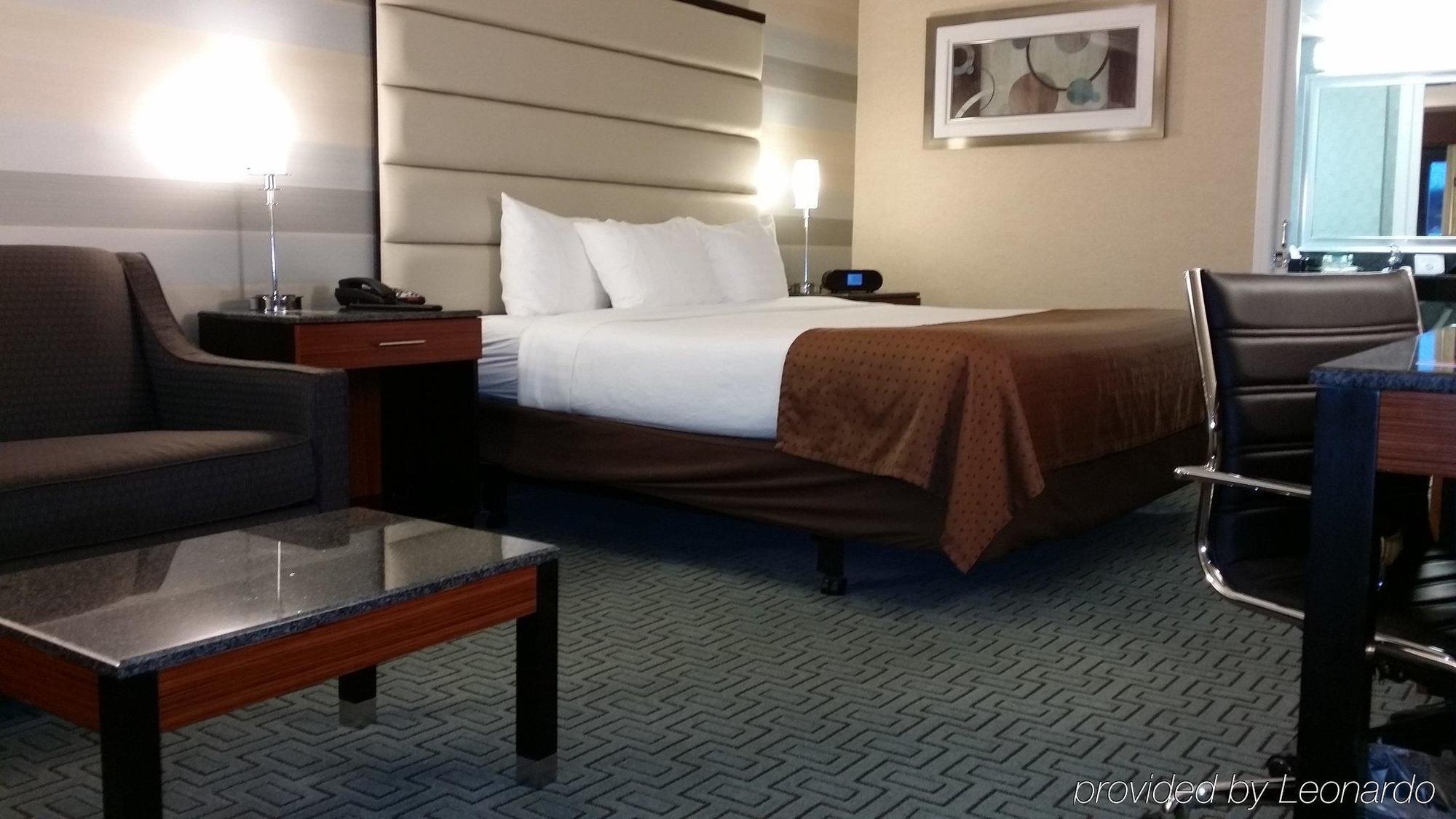 Holiday Inn Plainview-Long Island By Ihg Exterior foto